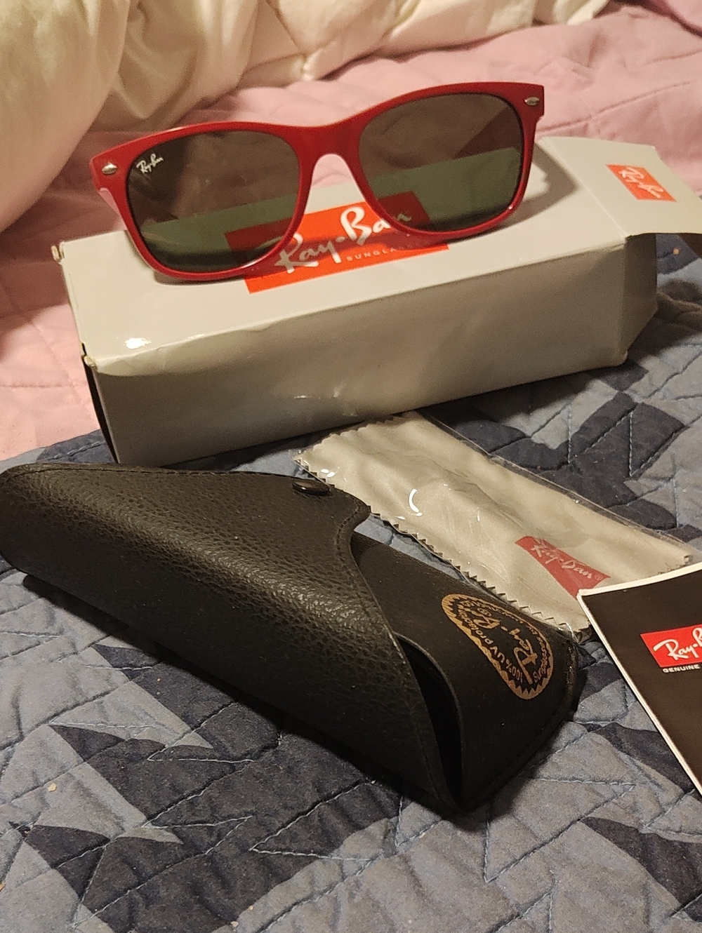 Ray•Ban Wayfarers Red Sunglasses Brand New ,Box Case Cloth & Paper Work - Picture 5 of 8